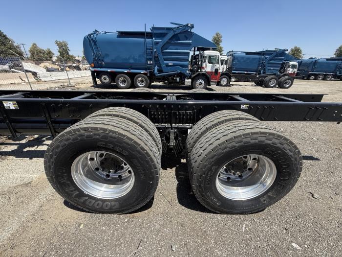 2025 Peterbilt 520-9