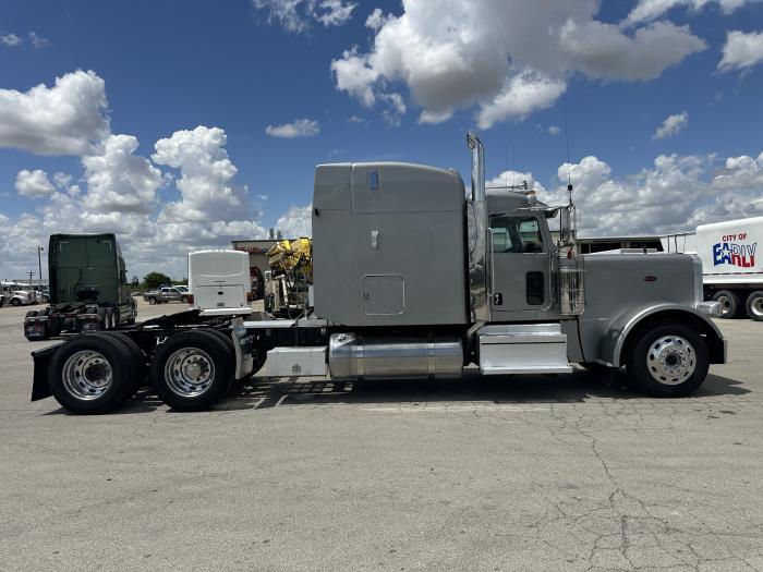 2020 Peterbilt 389-5