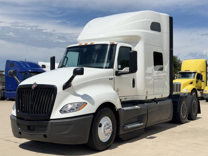 2023 International LT625-0