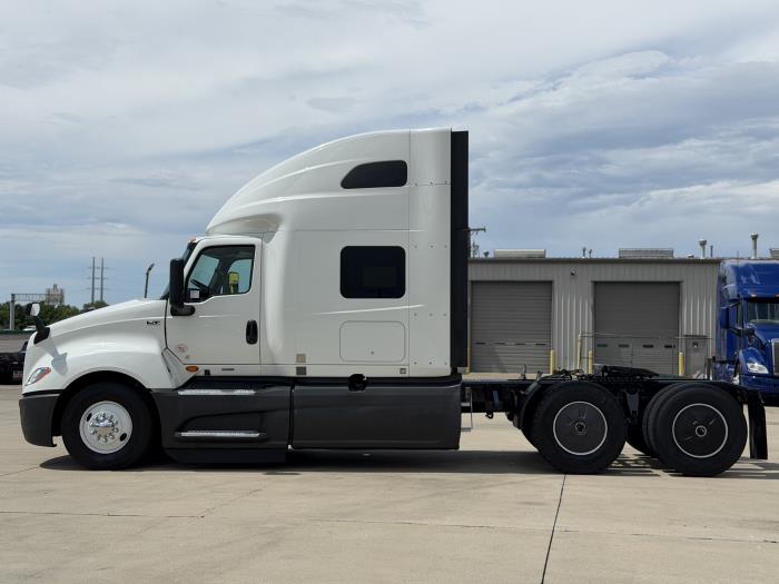 2023 International LT625-7