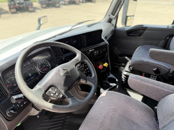 2023 International LT625-18