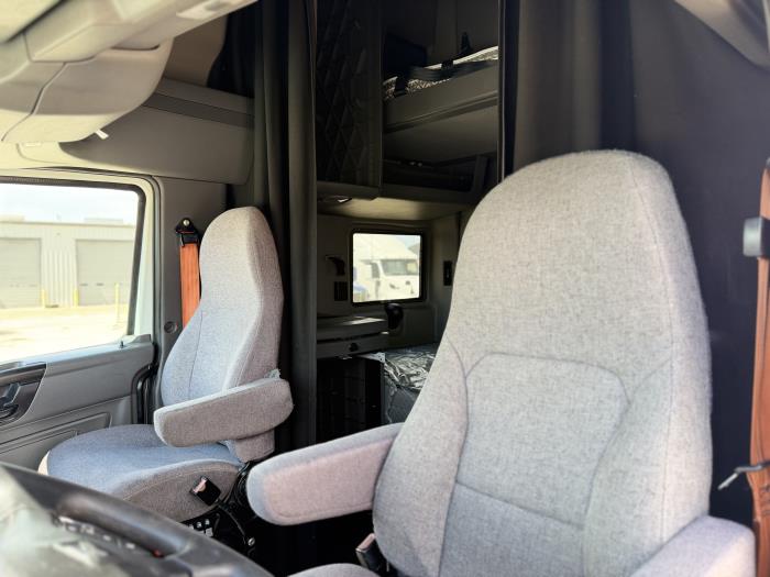 2023 International LT625-20