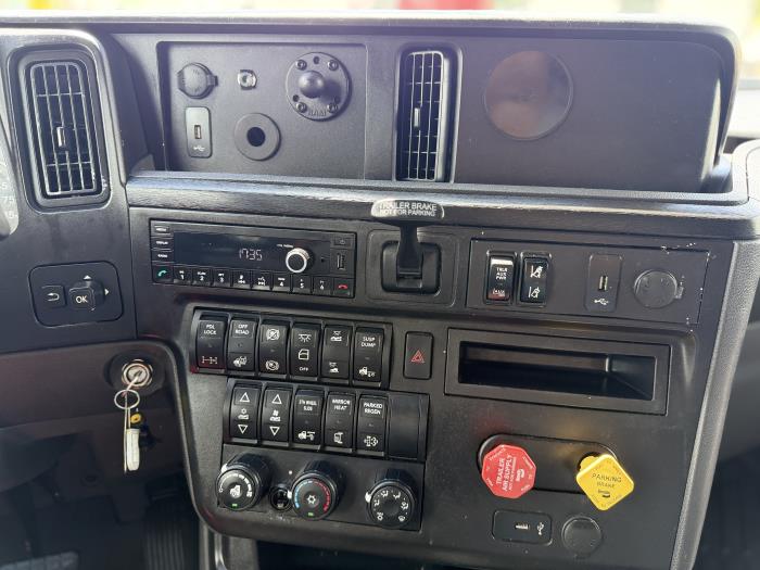 2023 International LT625-28