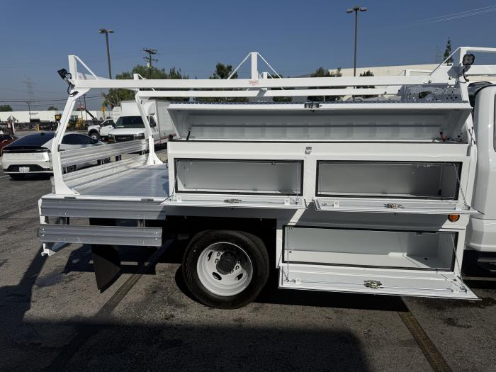 2026 Ford F-550-17