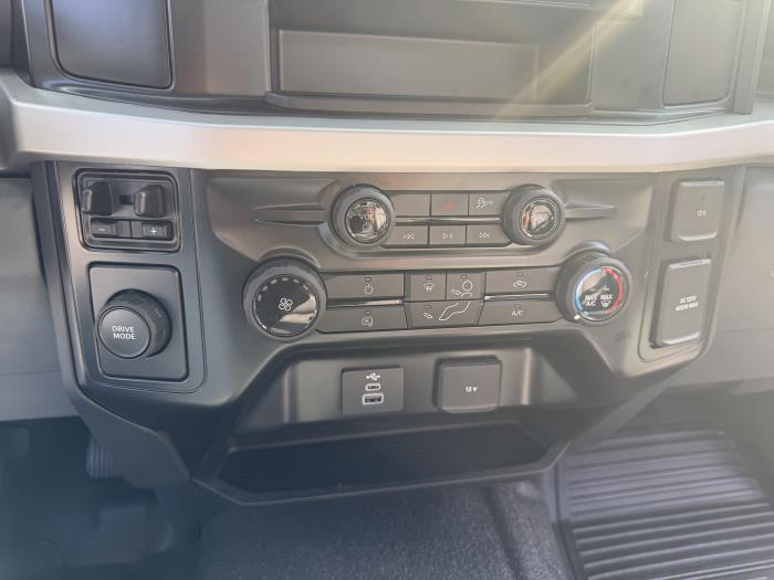 2026 Ford F-550-33