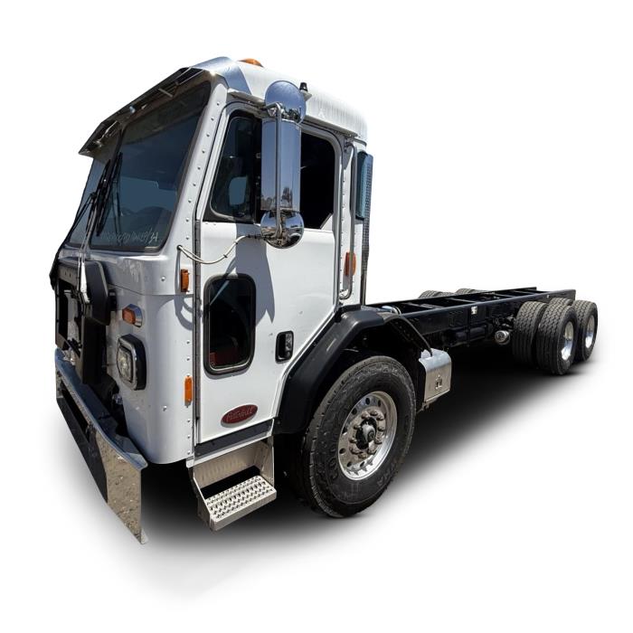 2025 Peterbilt 520-0