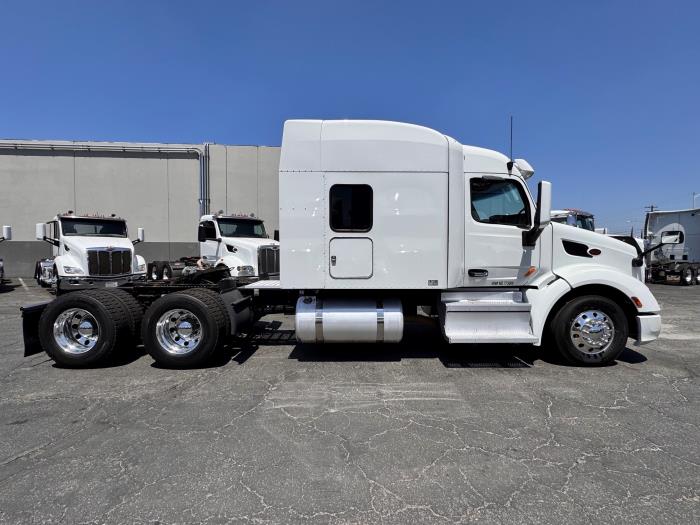2022 Peterbilt 579-4