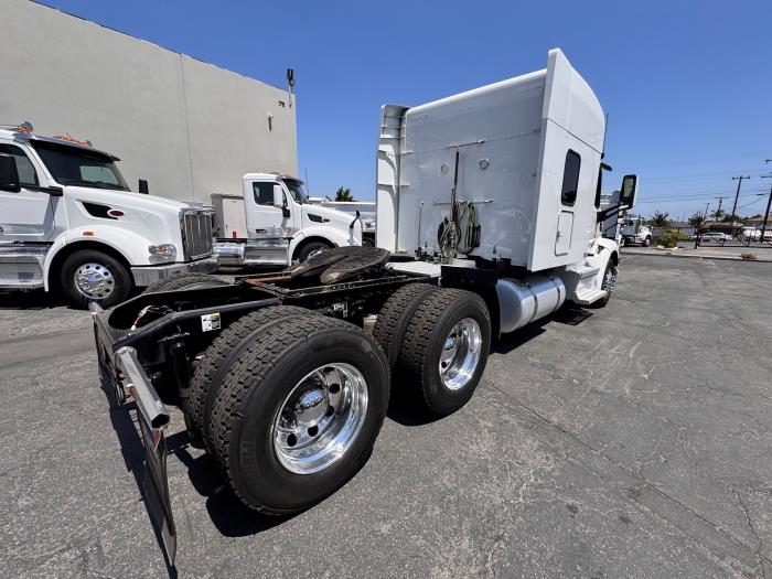 2022 Peterbilt 579-5