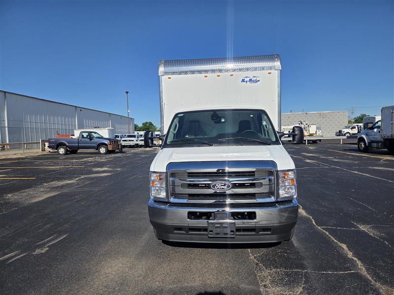 New 2027 Ford E-350 - photo 2