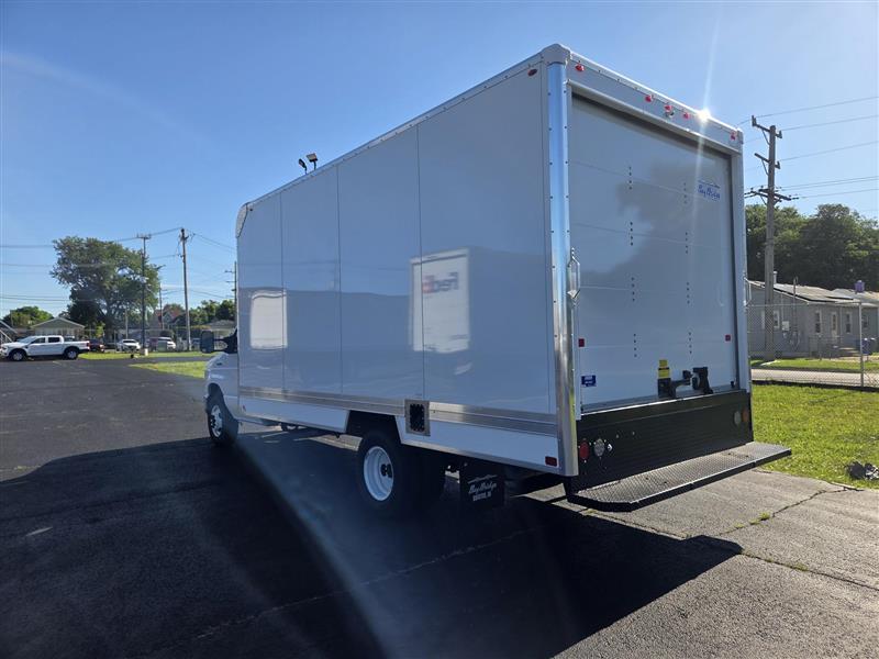 New 2027 Ford E-350 - photo 9
