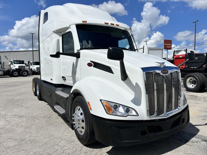 2022 Peterbilt 579-1