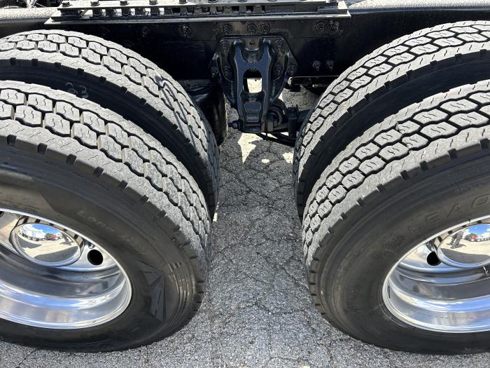 2022 Peterbilt 579-6