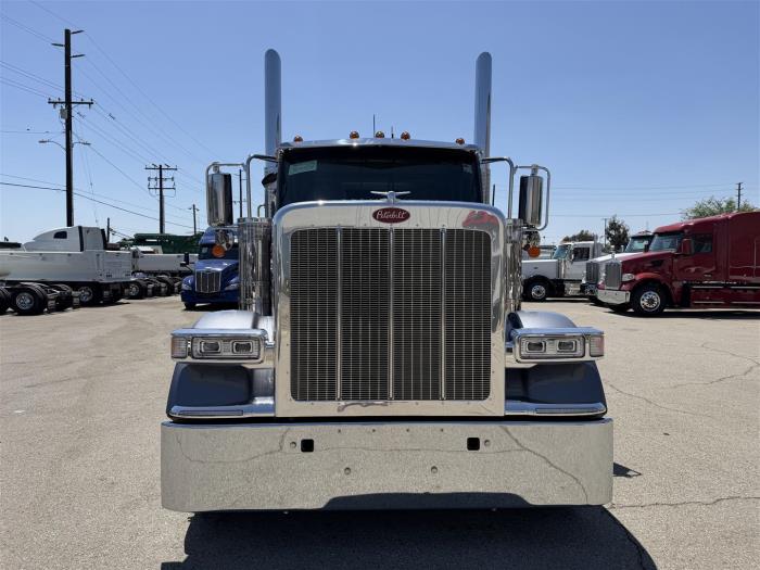 2027 Peterbilt 589-2