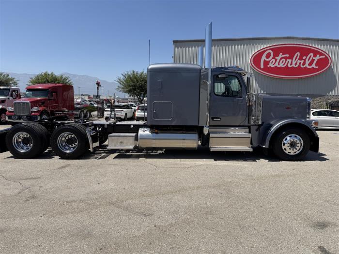 2027 Peterbilt 589-4