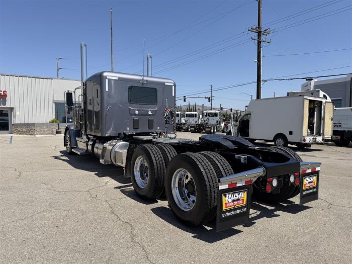 2027 Peterbilt 589-7