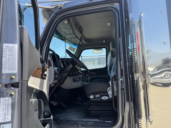 2027 Peterbilt 589-19
