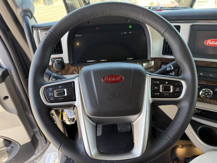 2027 Peterbilt 589-35