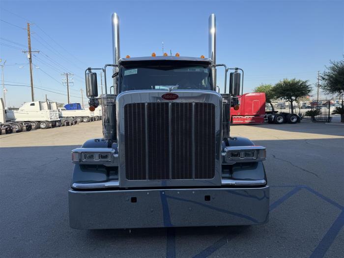 2027 Peterbilt 589-2