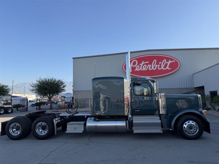 2027 Peterbilt 589-4