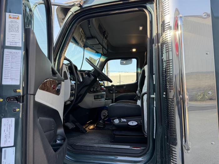 2027 Peterbilt 589-17