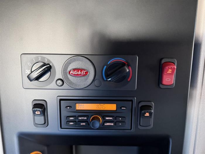 2027 Peterbilt 589-21