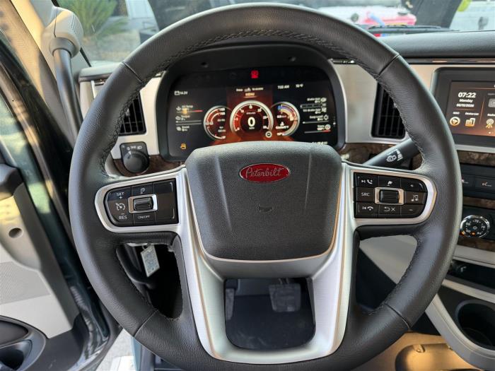 2027 Peterbilt 589-32