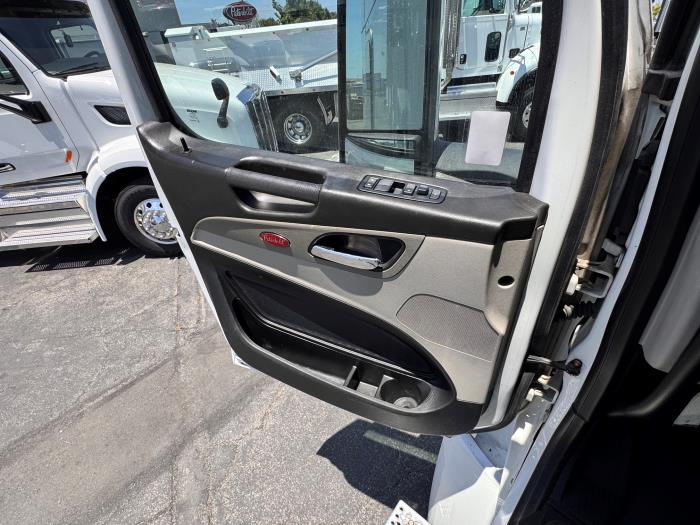 2022 Peterbilt 579-14