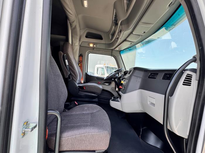 2022 Peterbilt 579-16