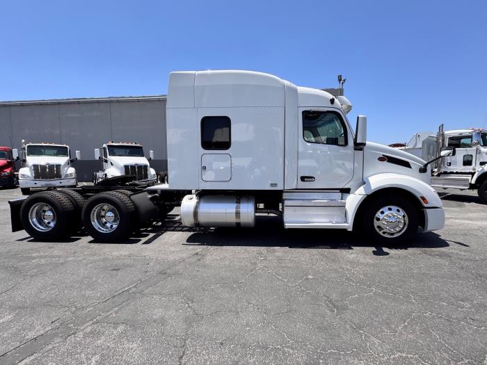 2022 Peterbilt 579-4