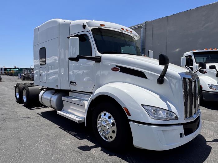 2022 Peterbilt 579-3