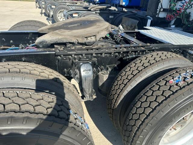2021 Freightliner Cascadia-10