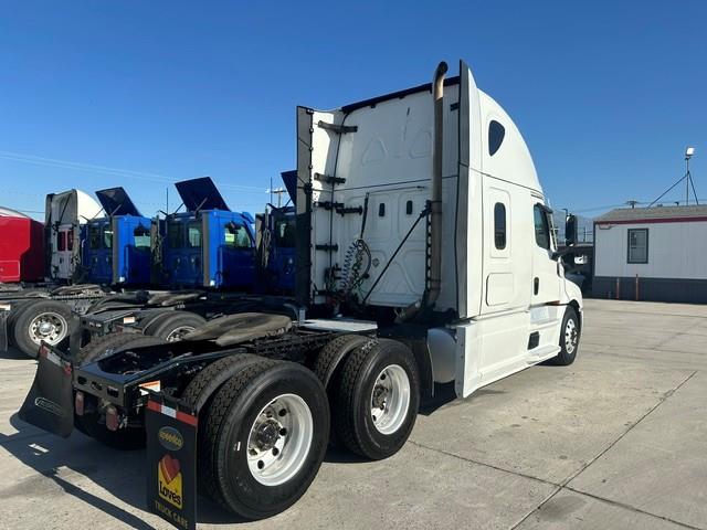2021 Freightliner Cascadia-16