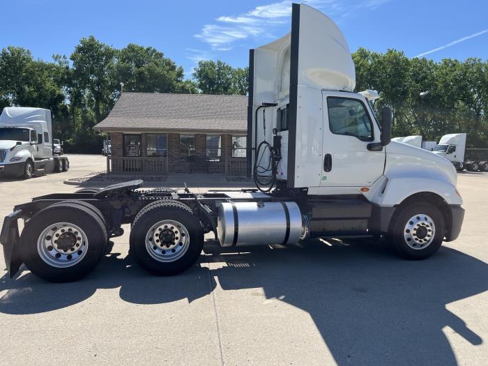 2022 International LT625-5