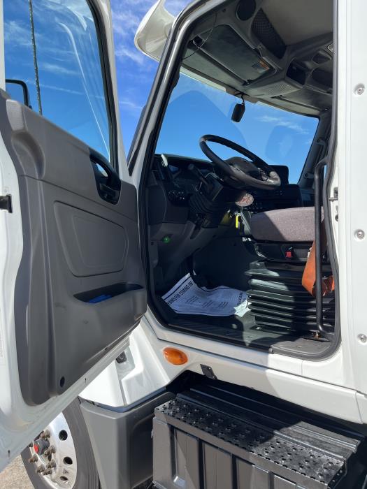 2022 International LT625-9