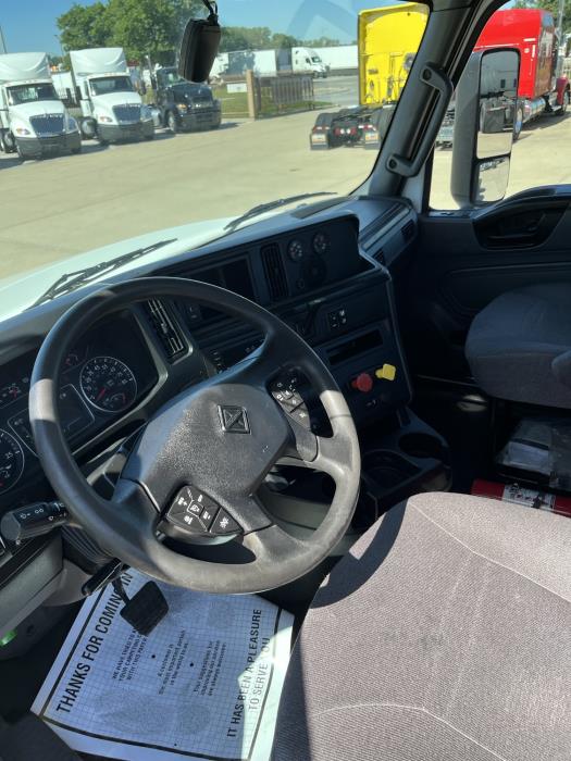 2022 International LT625-12