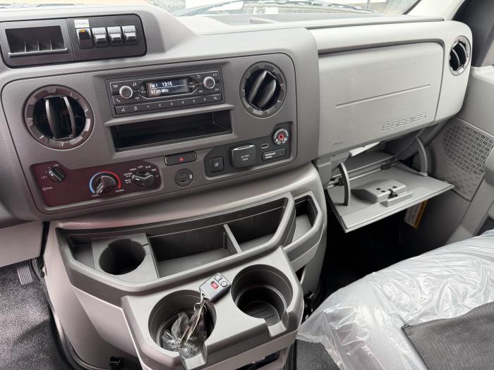 2027 Ford E-450-27