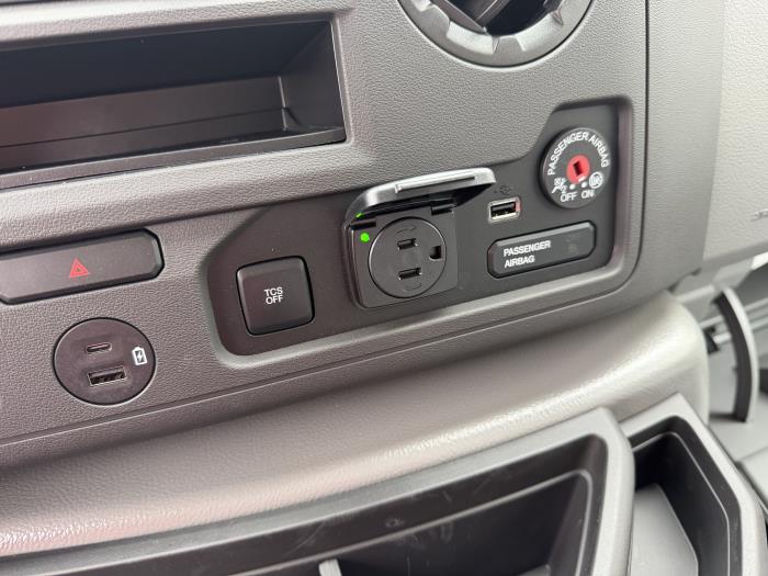 2027 Ford E-450-30