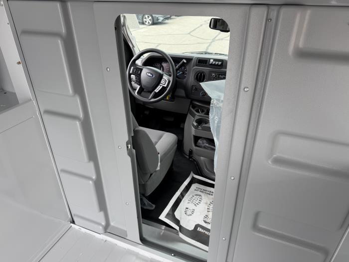 2027 Ford E-450-17