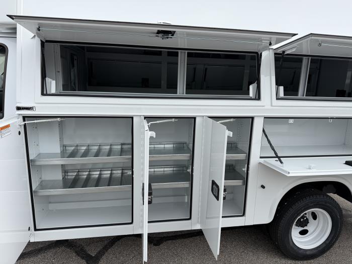 2027 Ford E-450-20