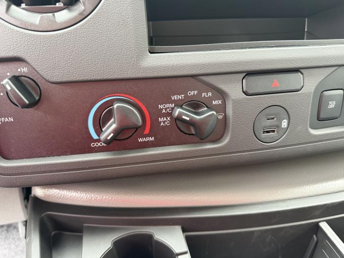 2027 Ford E-450-29