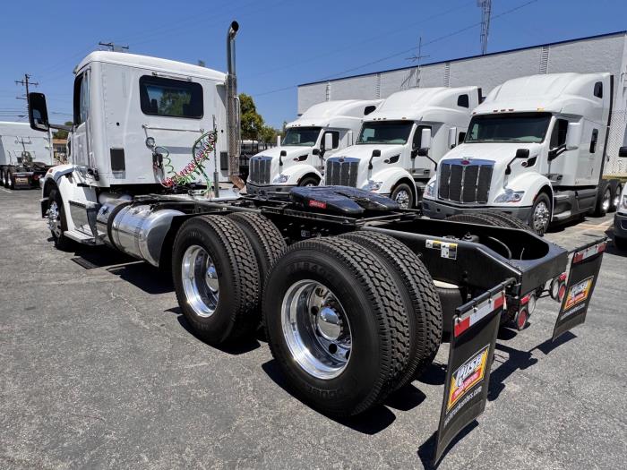 2023 Peterbilt 567-7