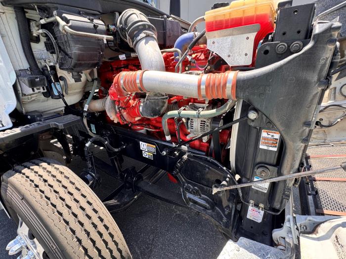 2023 Peterbilt 567-12