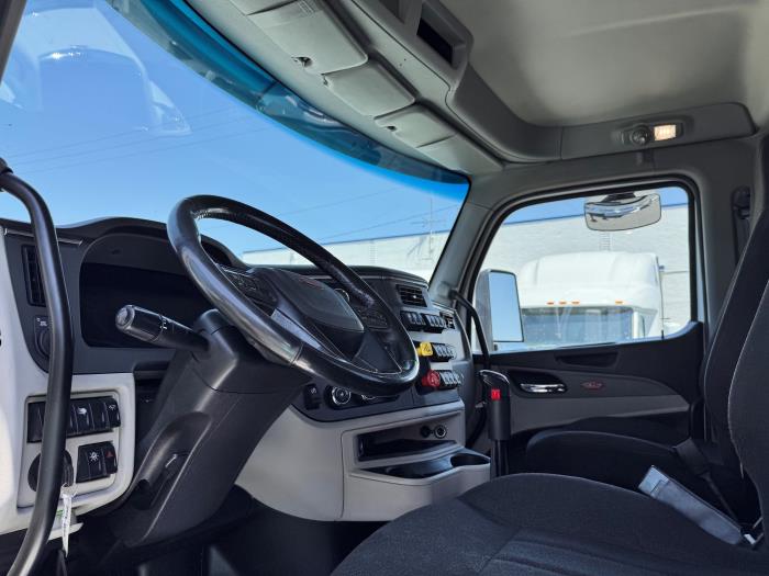 2023 Peterbilt 567-14