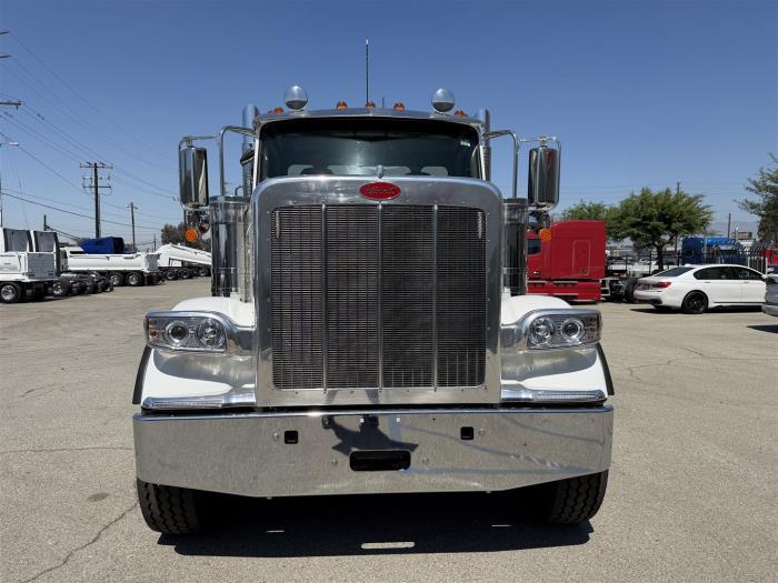 2027 Peterbilt 589-2