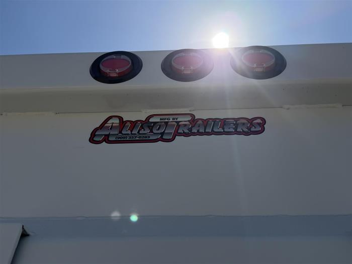 2027 Peterbilt 589-12