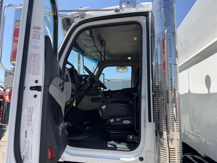 2027 Peterbilt 589-19