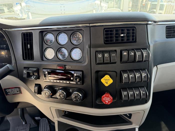 2027 Peterbilt 589-27