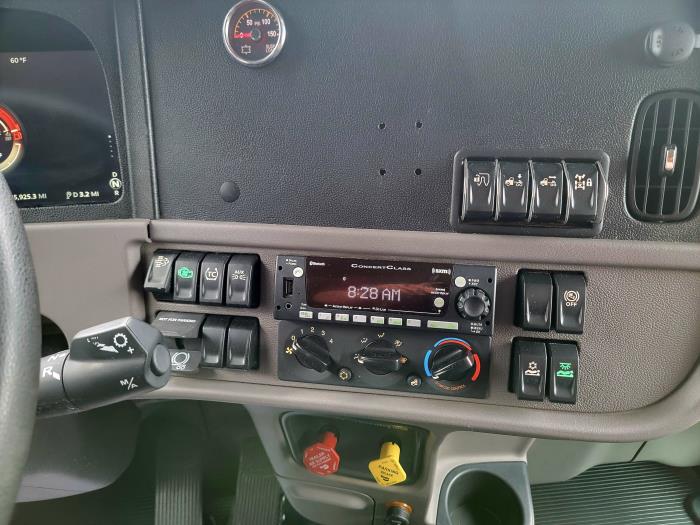 2022 Peterbilt 389-12