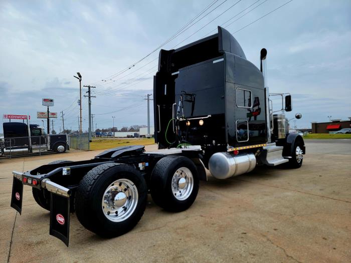 2022 Peterbilt 389-5