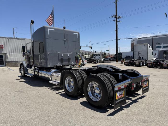 2027 Peterbilt 589-8